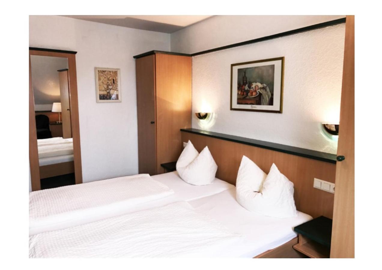 Hotel-Landgasthof Gruener Baum - Dittigheim Таубербишофсхайм Экстерьер фото