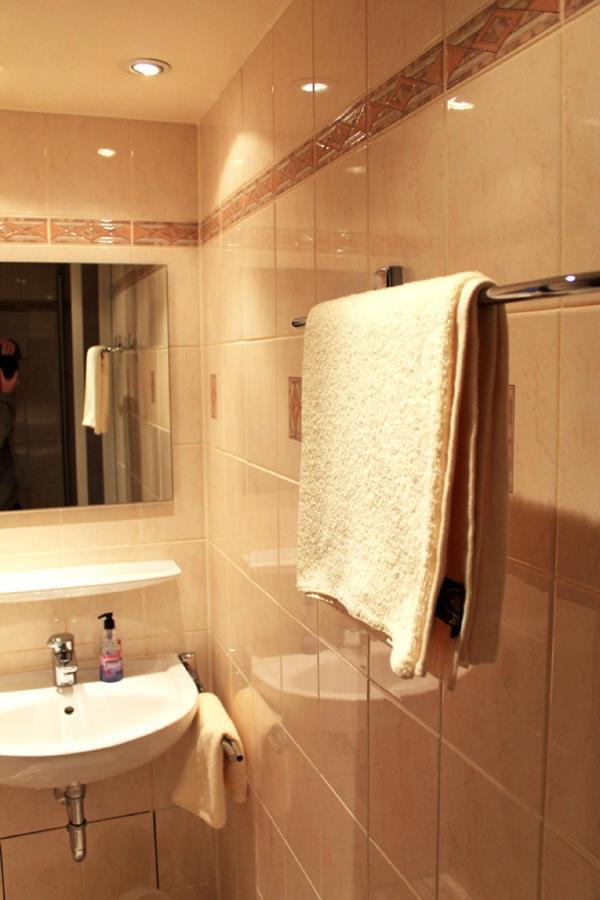 Hotel-Landgasthof Gruener Baum - Dittigheim Таубербишофсхайм Экстерьер фото