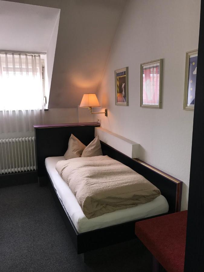Hotel-Landgasthof Gruener Baum - Dittigheim Таубербишофсхайм Экстерьер фото