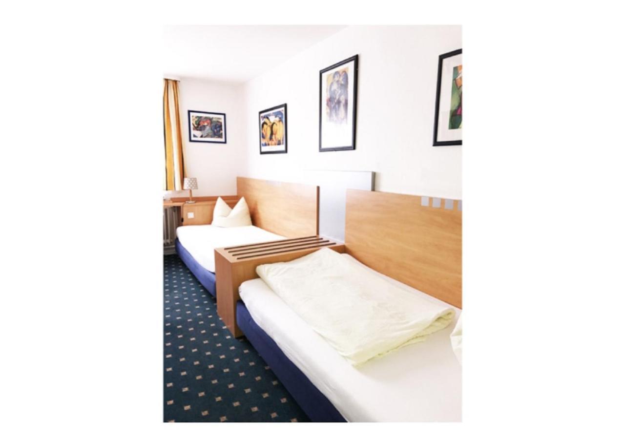 Hotel-Landgasthof Gruener Baum - Dittigheim Таубербишофсхайм Экстерьер фото