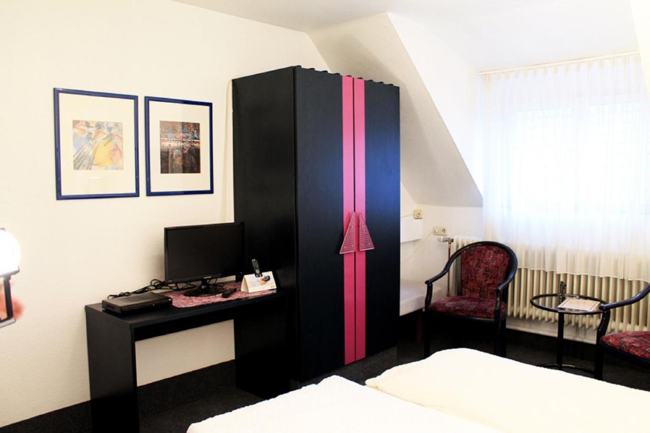 Hotel-Landgasthof Gruener Baum - Dittigheim Таубербишофсхайм Экстерьер фото