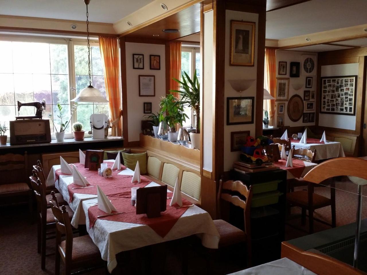 Hotel-Landgasthof Gruener Baum - Dittigheim Таубербишофсхайм Экстерьер фото